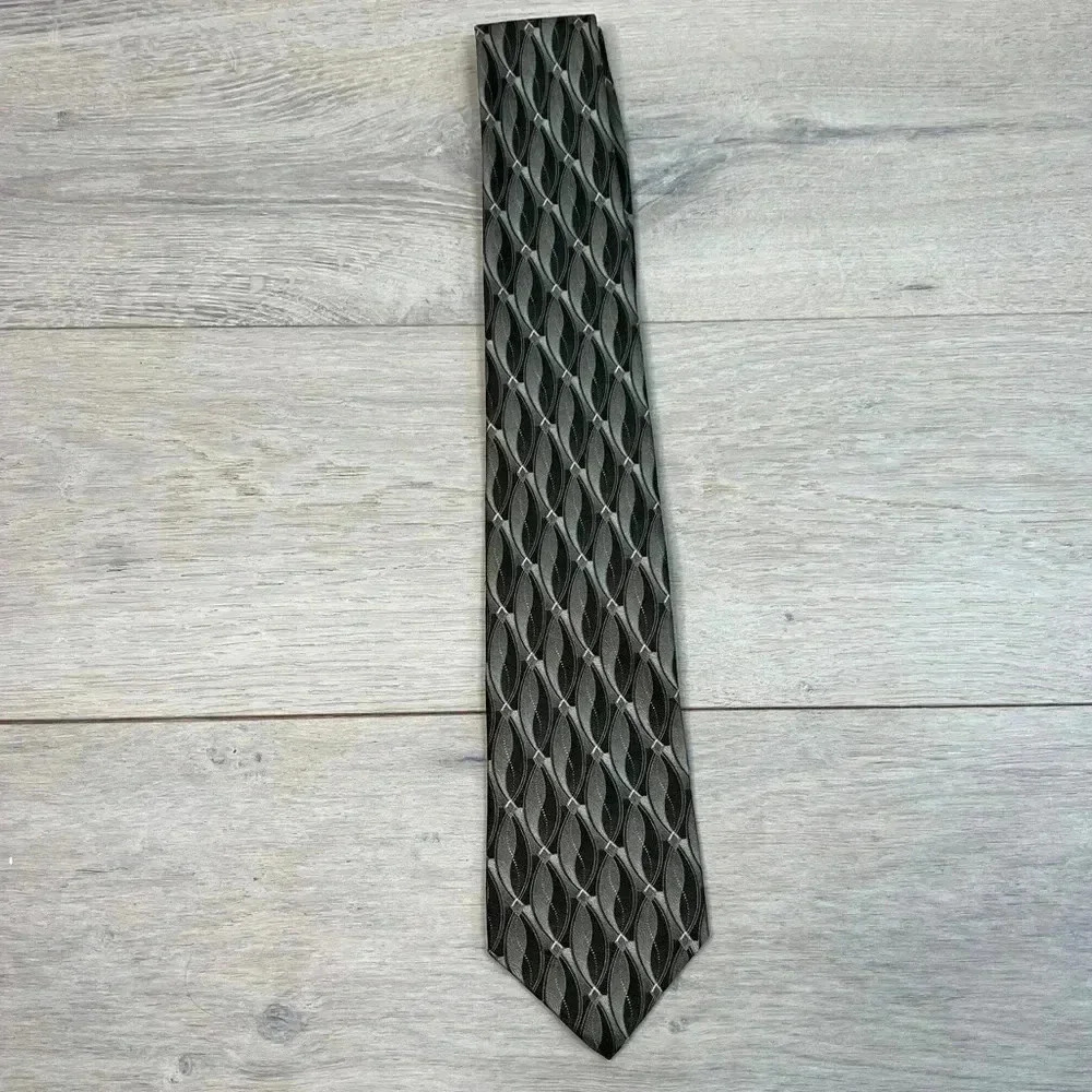Zylos George Machado Tie